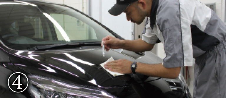 ナノガラスコートを塗り込み